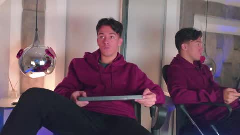 austinreeds online show from April 16, 2026, 12:39 pm