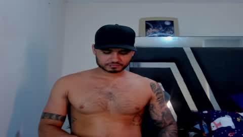 AustinTorres  online show from December 6, 2024, 3:19 am