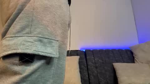 AustinTorres  online show from May 19, 2026, 12:16 am