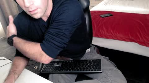 australopithas online show from May 18, 2026, 1:02 am