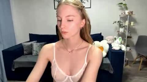 Annie online show from October 14, 2025, 5:58 pm