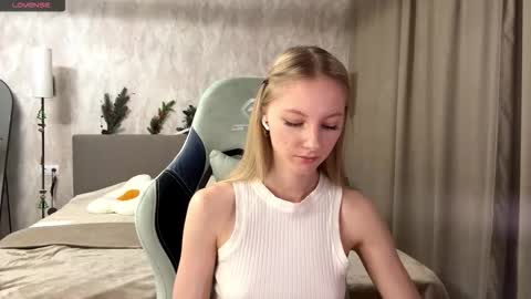 Annie online show from December 17, 2025, 2:12 pm