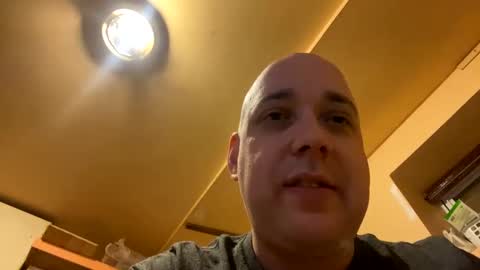 Snapshot of auz1812 chatting on December 27, 2024, 8:24 am Auz online show from December 27, 2024, 8:24 am