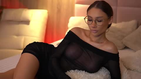 Snapshot of ava_heath chatting on February 19, 2025, 3:50 am Ava online show from February 19, 2025, 3:50 am