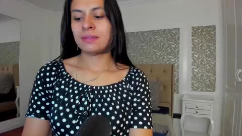 Ava  online show from October 25, 2025, 12:34 pm