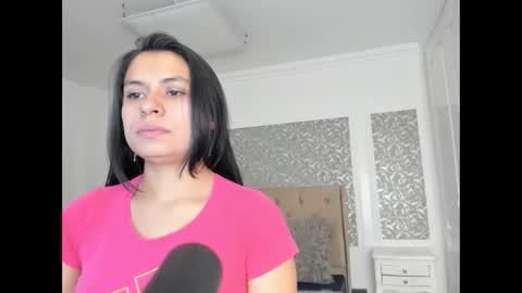 Ava  online show from November 4, 2025, 12:37 pm