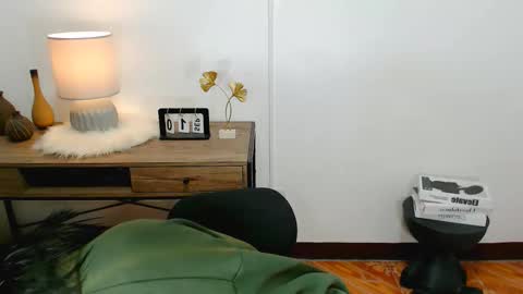 Ava online show from September 21, 2025, 11:01 am