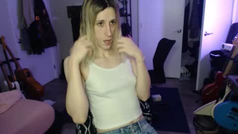 Ava online show from February 22, 2026, 4:24 am