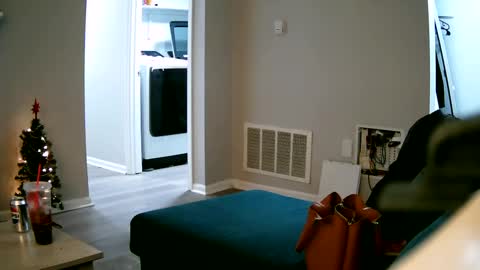 Snapshot of avaashley chatting on January 21, 2025, 12:57 am Ava Ashley online show from January 21, 2025, 12:57 am