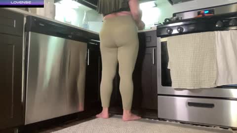 Snapshot of avabradley chatting on October 1, 2025, 12:27 am Ava . Support my channel by using my affiliate link to make your account Thanks online show from October 1, 2025, 12:27 am