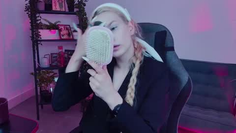 Ava nonude online show from September 9, 2025, 7:30 am