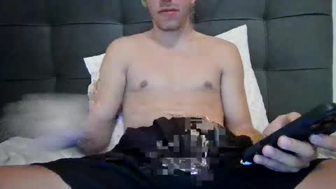 Snapshot of avarageeuropeguy chatting on September 17, 2025, 7:21 am Avarageeuropeguy online show from September 17, 2025, 7:21 am