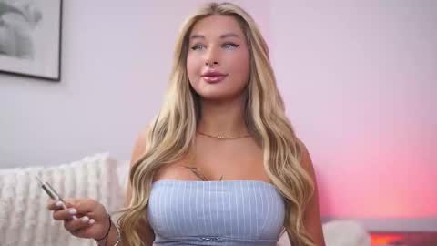 Carina online show from September 23, 2025, 8:56 pm