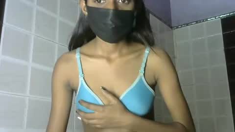 avery_lust01 online show from May 16, 2026, 7:05 am