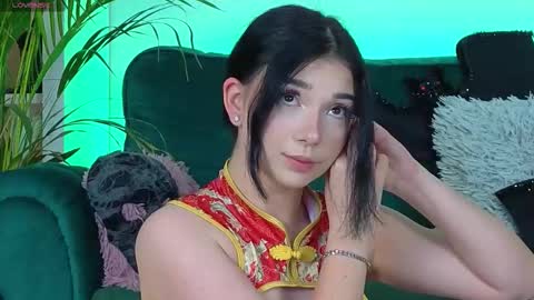 AveryWillow online show from October 26, 2025, 4:18 am