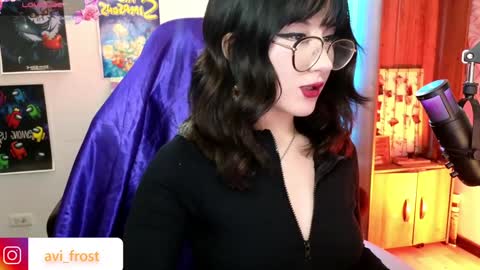 Saraaaa independent model 3 online show from December 5, 2024, 8:11 am