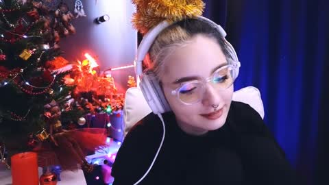 Avriel online show from December 22, 2024, 5:56 am