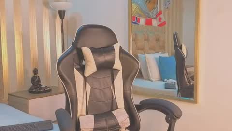 Snapshot of avis_lara chatting on July 12, 2026, 2:30 pm AVIS online show from July 12, 2026, 2:30 pm
