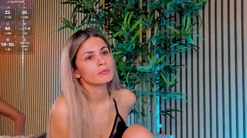 AVRILL CYRUX online show from February 28, 2025, 7:48 am