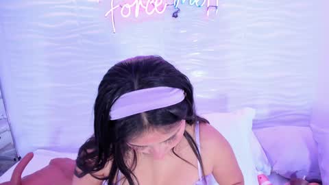 Avy  online show from January 23, 2025, 2:39 pm