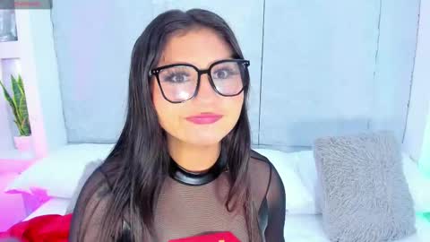 Avy  online show from October 3, 2025, 11:51 am