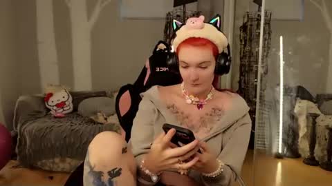 awesomeblossommm online show from June 30, 2026, 6:42 pm