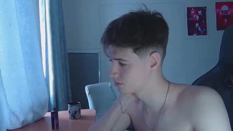 axel_0ne online show from February 21, 2026, 8:37 am