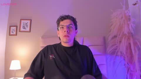 Yooung King  online show from February 12, 2026, 10:43 am