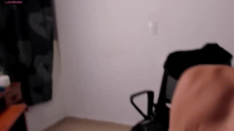 axel davis  online show from November 18, 2025, 9:03 am