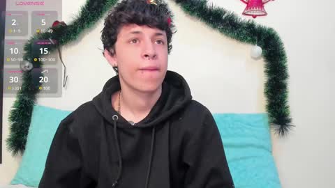 Snapshot of axel_evanss chatting on December 20, 2024, 1:22 pm Axel Evanss online show from December 20, 2024, 1:22 pm
