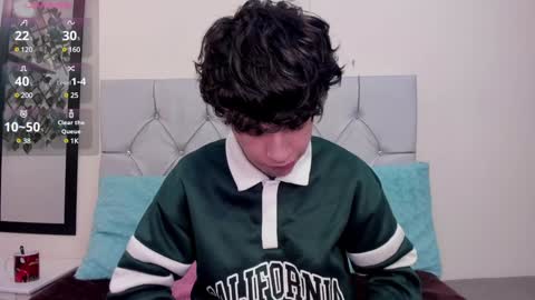 Snapshot of axel_evanss chatting on January 20, 2025, 1:32 pm Axel Evanss online show from January 20, 2025, 1:32 pm