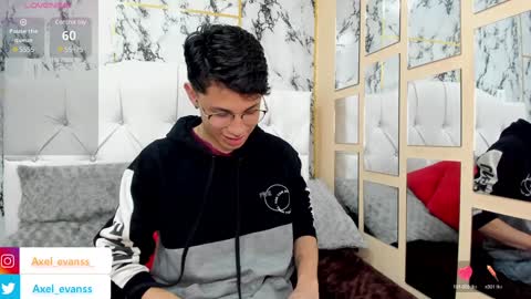 Snapshot of axel_evanss chatting on February 5, 2025, 1:11 pm Axel Evanss online show from February 5, 2025, 1:11 pm