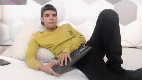 Snapshot of axel_forte chatting on February 24, 2025, 12:37 pm Axel Forte online show from February 24, 2025, 12:37 pm