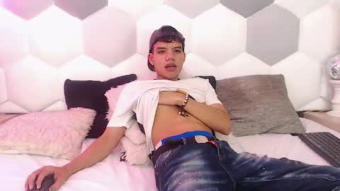 Snapshot of axel_forte chatting on March 5, 2025, 12:33 pm Axel Forte online show from March 5, 2025, 12:33 pm