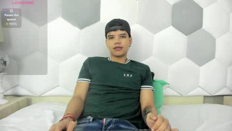 Snapshot of axel_forte chatting on October 14, 2025, 12:50 pm Axel Forte online show from October 14, 2025, 12:50 pm