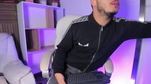 axel_grey_ online show from October 10, 2025, 12:15 pm