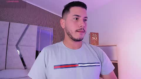 axel_grey_ online show from January 17, 2026, 12:43 pm