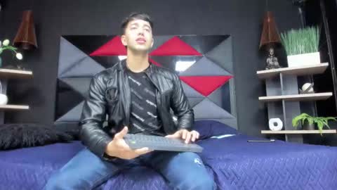 axel_hendrick online show from February 3, 2026, 11:26 am