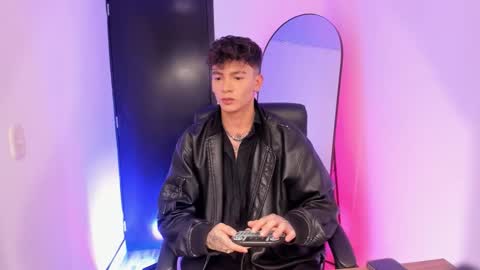 Snapshot of axel_inkshade chatting on December 23, 2025, 3:26 am Axel online show from December 23, 2025, 3:26 am