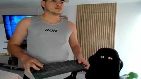 Snapshot of axel_luxe1 chatting on March 15, 2026, 6:58 pm Axel online show from March 15, 2026, 6:58 pm