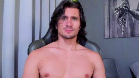 Snapshot of axel_owen chatting on December 30, 2024, 11:38 pm Axel online show from December 30, 2024, 11:38 pm