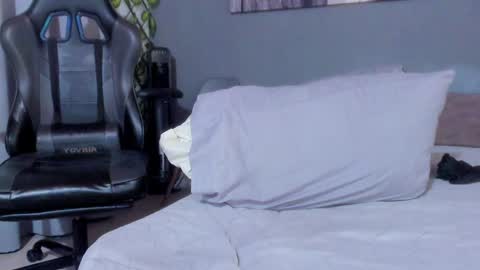 Snapshot of axel_owen chatting on January 10, 2025, 10:57 pm Axel online show from January 10, 2025, 10:57 pm