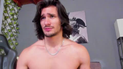 Snapshot of axel_owen chatting on January 25, 2025, 12:27 am Axel online show from January 25, 2025, 12:27 am