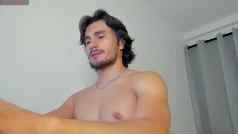 Snapshot of axel_owen chatting on September 26, 2025, 3:43 am Axel online show from September 26, 2025, 3:43 am