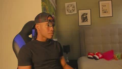 Snapshot of axel_silva3 chatting on October 12, 2025, 12:37 pm AXEL SILVA online show from October 12, 2025, 12:37 pm