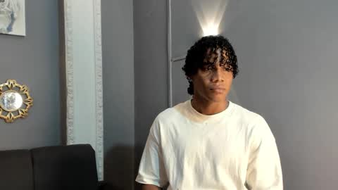 Snapshot of axel_silva3 chatting on October 21, 2025, 12:39 pm AXEL SILVA online show from October 21, 2025, 12:39 pm