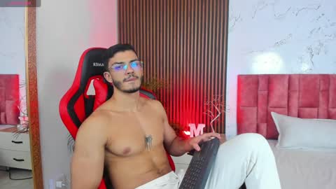 Axel  online show from December 15, 2024, 5:45 am