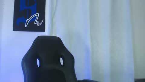 Snapshot of axel_taylor21 chatting on February 17, 2025, 8:15 pm INDEPENDENT MODEL online show from February 17, 2025, 8:15 pm