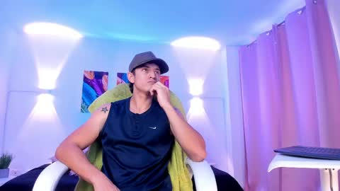 Axel online show from June 1, 2026, 6:20 pm