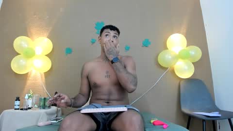 Axell online show from March 19, 2026, 1:53 am